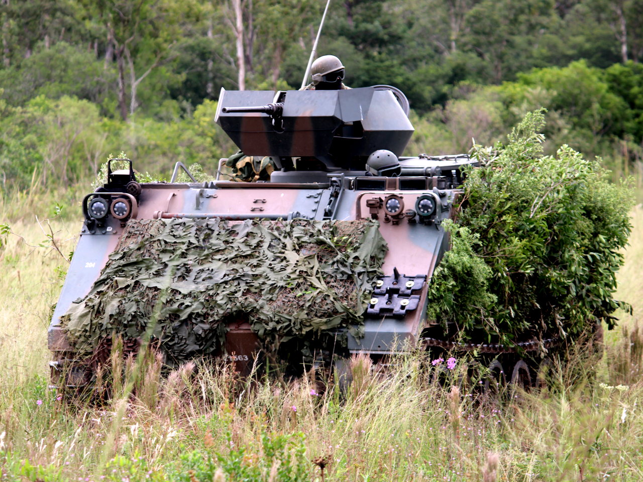 SP: militares testam blindado que pode ser levado à Missão de Paz