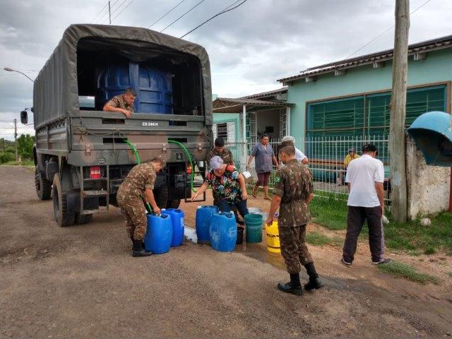 Enchente no RS: Exército Brasileiro presta apoio à população