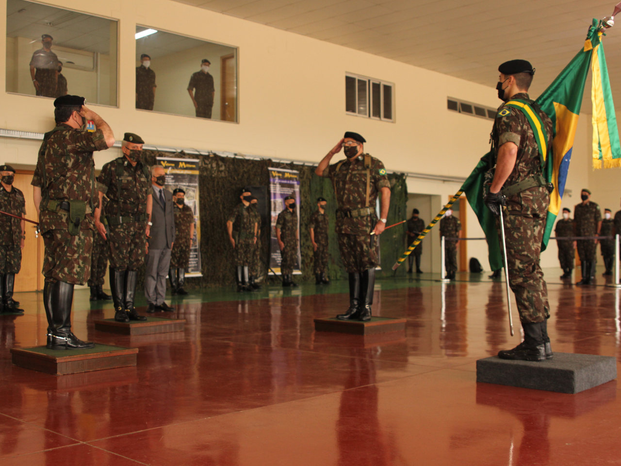 General Hertz assume o comando da 3ª DE - Comando da 3ª Divisão de